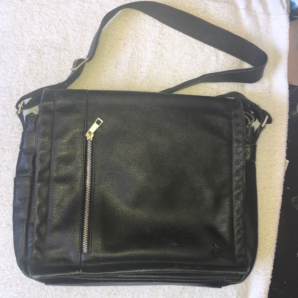Great unisex small laptop bag